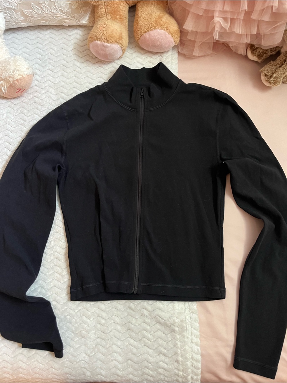 ARITZIA Black Zip-Up Cropped Athletic Jacket - Picture 1 of 3